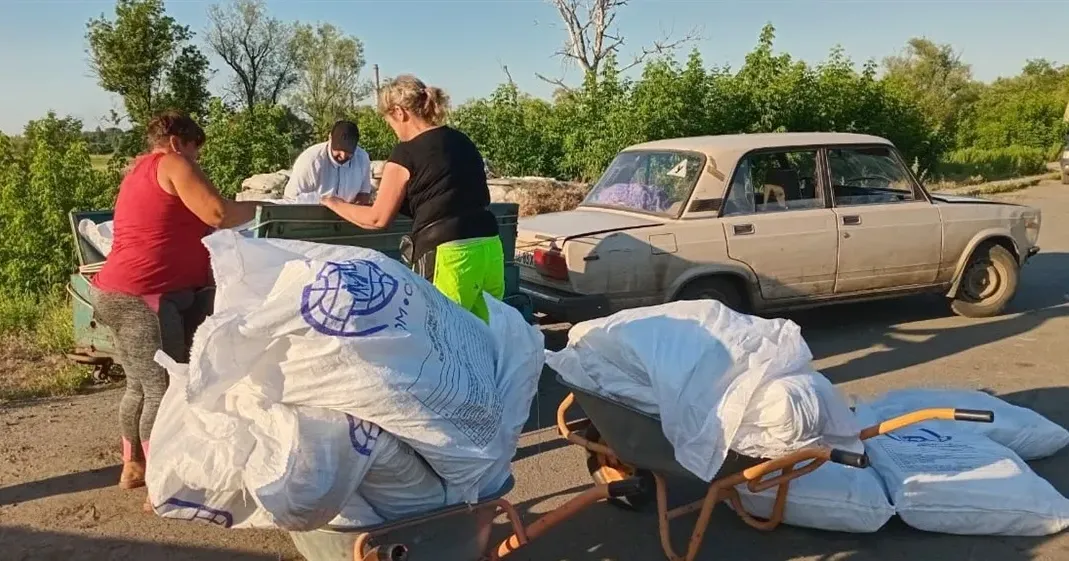 Фото: Петропавлівська СВА Як доставляють гуманітарну допомогу у Петропавлівку на порталі Gromada Group