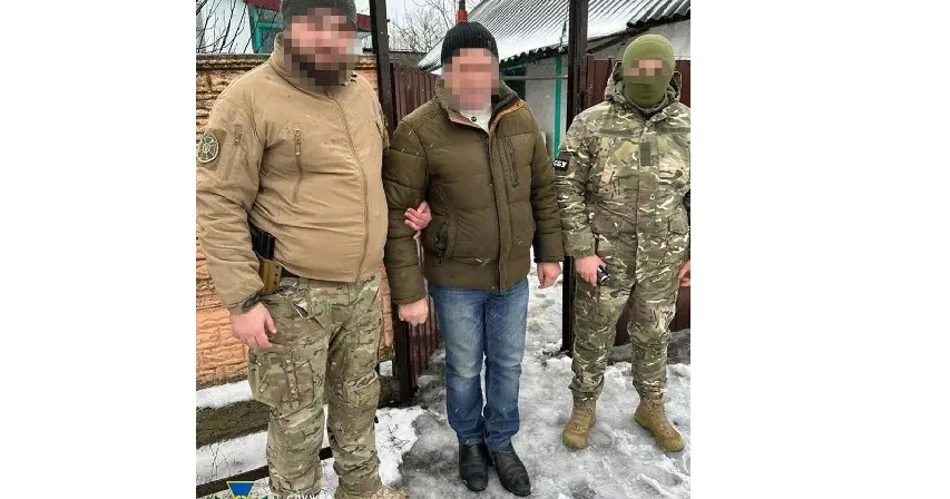 Фото: telegram канал СБУ Допомагав окупантам мінувати території поблизу Куп'янська: колаборанта затримала СБУ на порталі Gromada Group