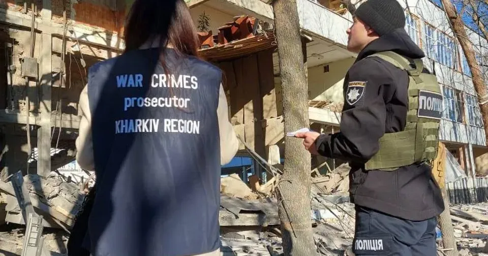 13 листопада рашисти випустили сім ракет по селищу Шевченкове. Пошкоджені об'єкти цивільної інфраструктури, є поранені.