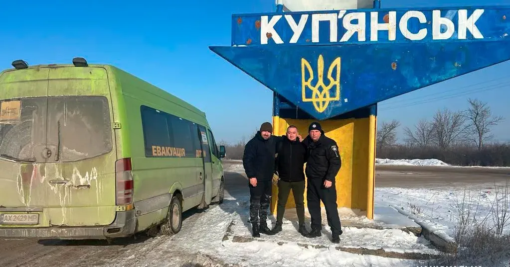 Фото: Поліція Харківської області Вісім цивільних евакуйовані з Куп'янщини на порталі Gromada Group