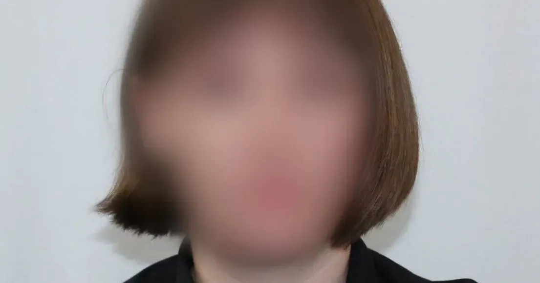 Прокуратура передала до суду справу колишньої криміналістки, працівниці національної поліції м. Куп'янська. Вона підозрюється у державній зраді, вчиненій в умовах воєнного стану. На жаль, підозрювану судитимуть заочно.
