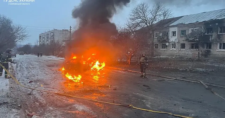 Фото: ГУ ДСНС України у Харківській області Чоловік живцем згорів в автівці: наслідки ворожого удару по Куп'янську фіксують правоохоронці на порталі Gromada Group