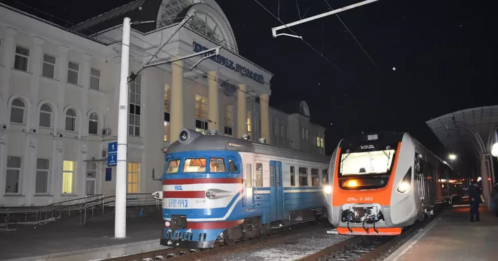 Регіональний маршрут № 887/888 сполученням «Харків – Попасна – Харків» курсує з 19 грудня 2021 року.